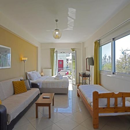 Semiramis Suites With Pool Каламата Екстериор снимка