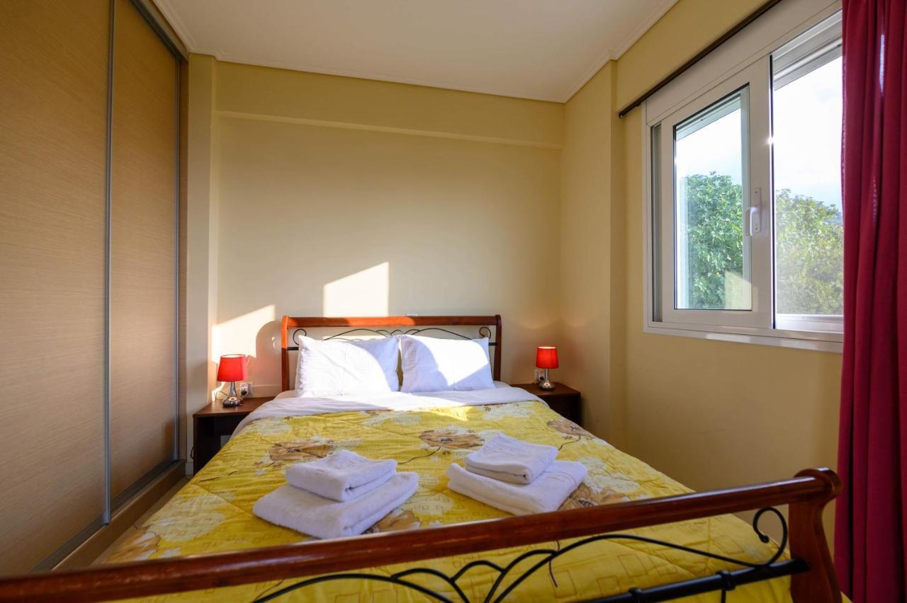 Semiramis Suites With Pool Каламата Екстериор снимка