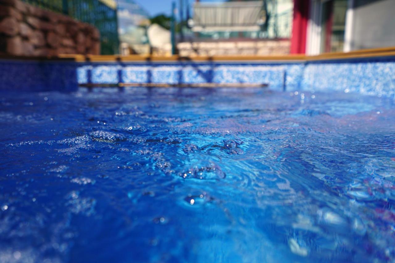 Semiramis Suites With Pool Каламата Екстериор снимка